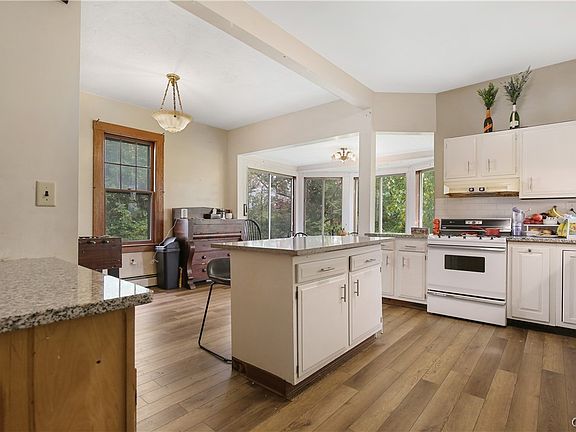 5th image of 1053 Ackerman Ave