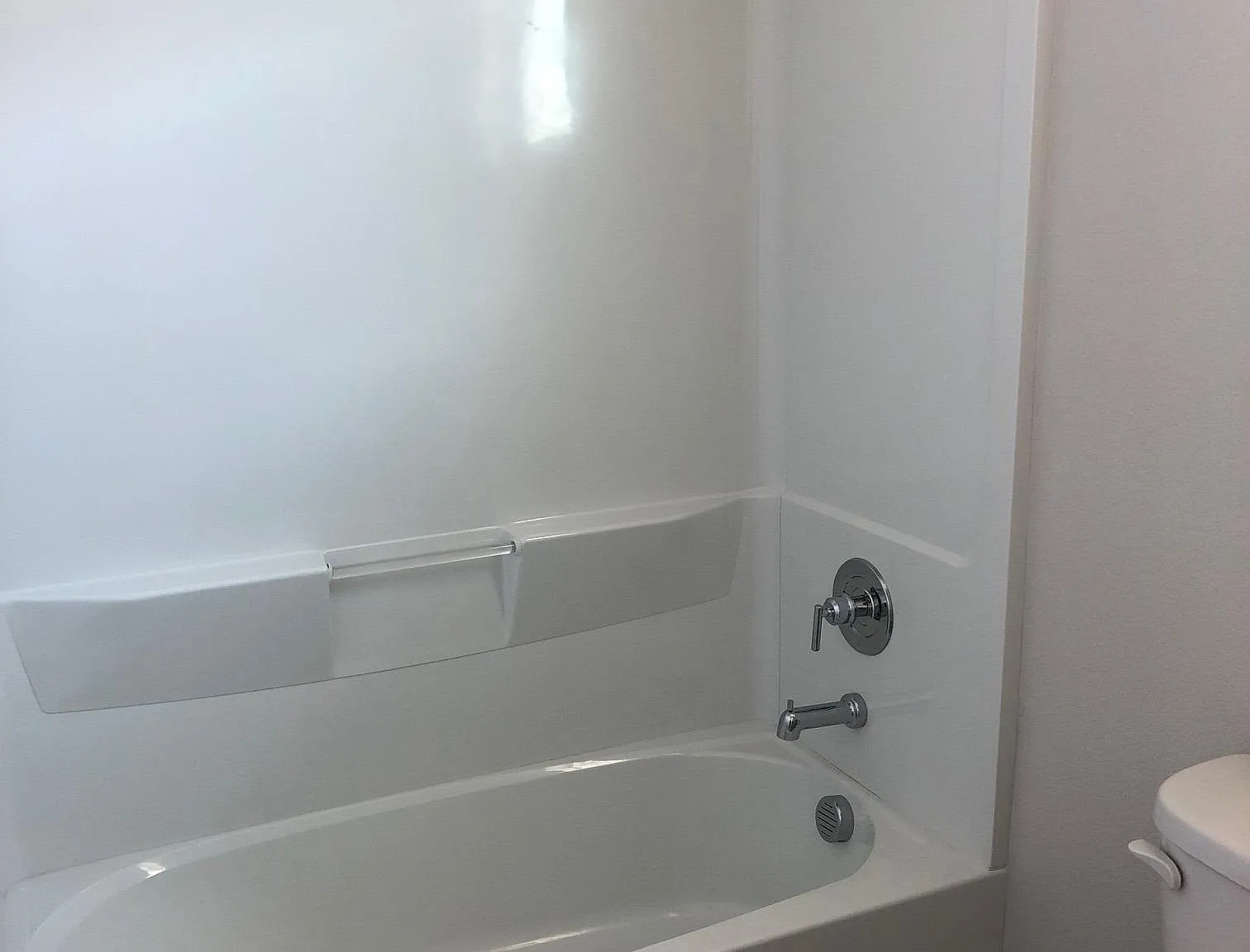 4 bed, 2020 sqft, $3,100 — Photo 4