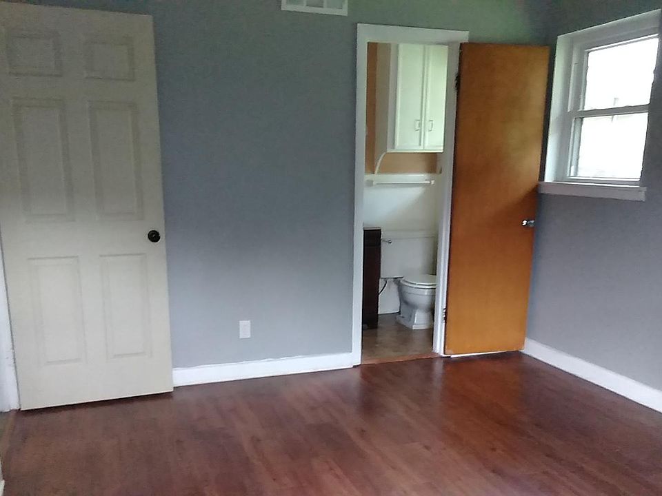 2nd image of 319 Mockingbird Ln