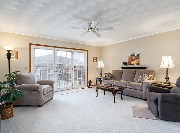 3rd image of 1334 Creekwood Cir #85B
