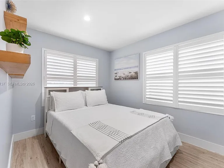230 SW 12th Ave — Photo 13