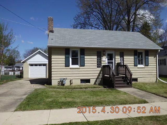 15 E Rock St photo 1