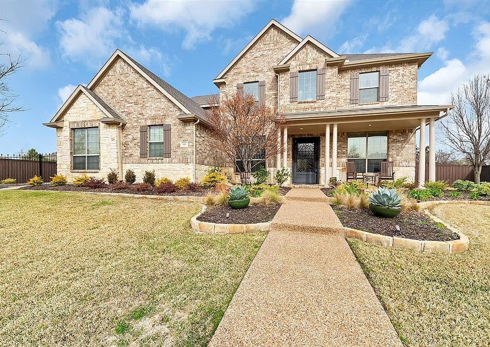 1st image of 913 Siena Dr