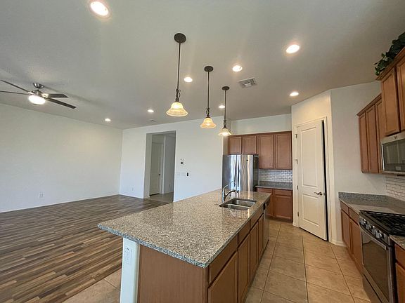 3rd image of 3850 E Powell Pl