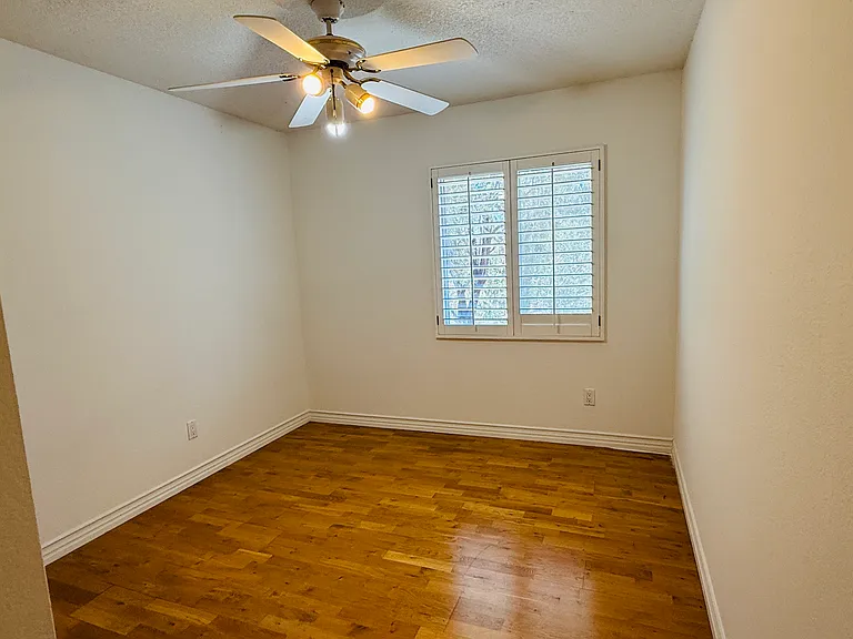 1152 Pebblewood Dr — Photo 17