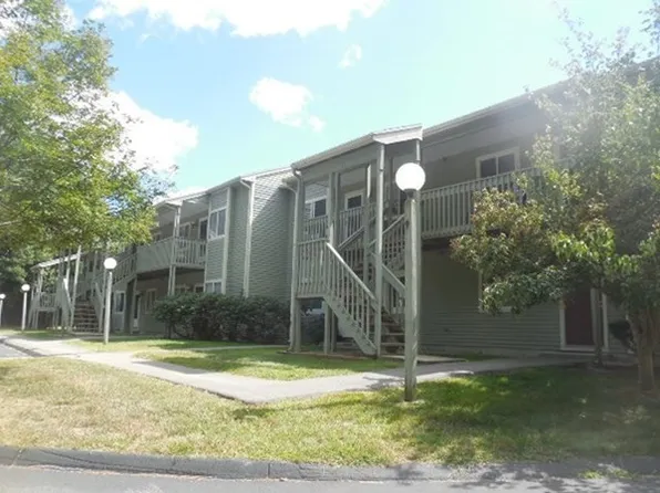 502 Park Pl #502, Raynham, MA 02767