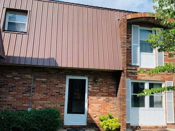 67 Country Club Ln #9