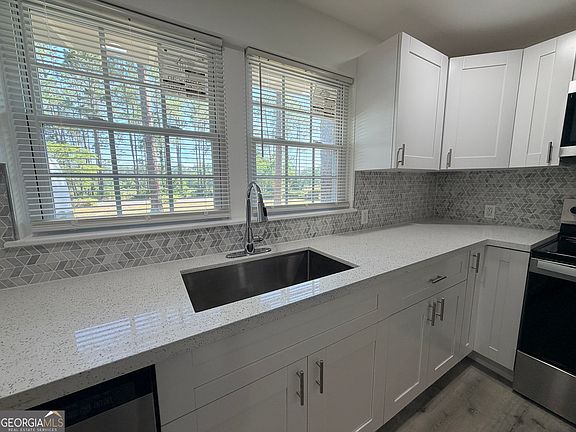 5th image of 515 Potts Rd
