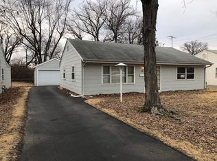 18 Saint George Ct, Florissant, MO 63031
