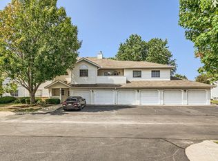 4040 Maureen Dr NE UNIT 102, Columbia Heights, MN 55421