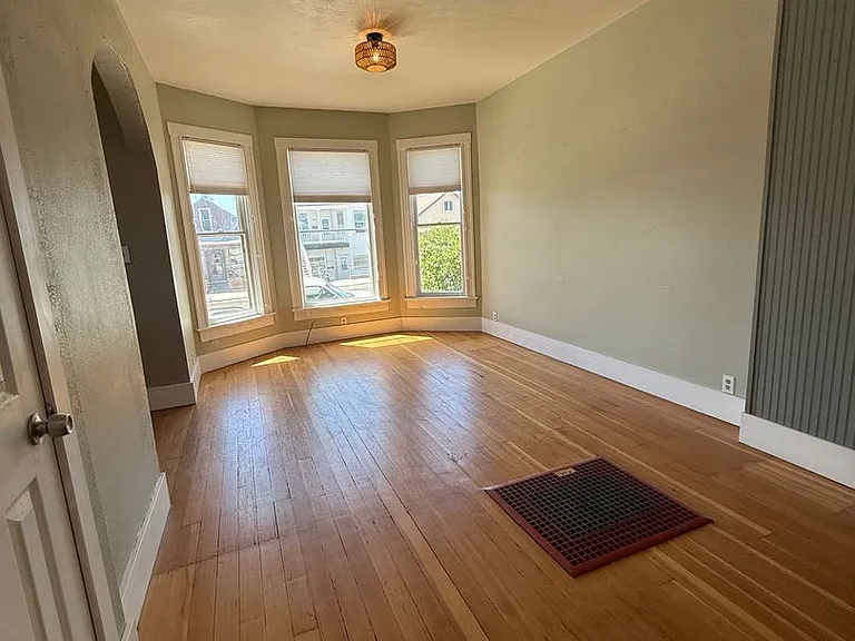 1005 W Park St — Photo 5