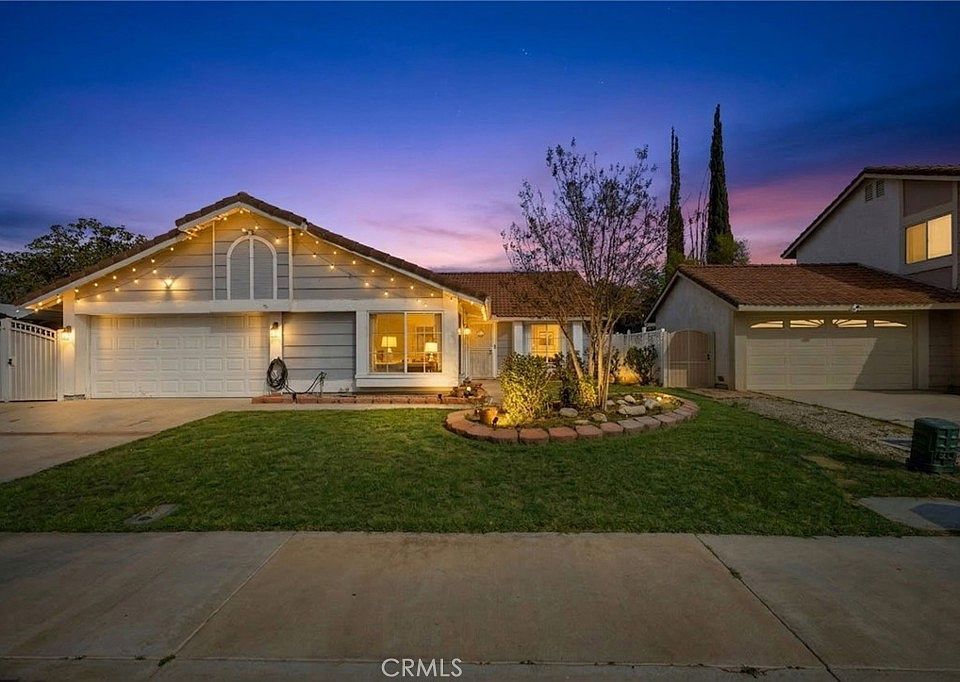 1st image of 301 Oleander Dr