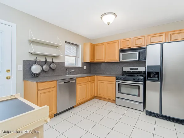 62 Lyceum Court image 4 of 14