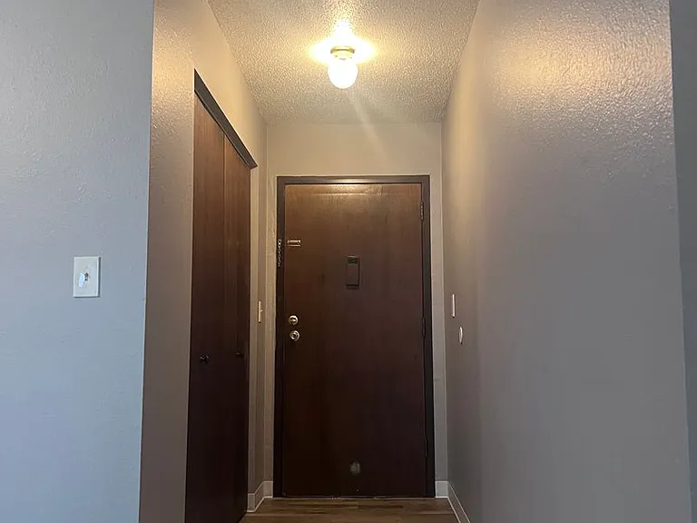 825 E Cavour Ave — Photo 2