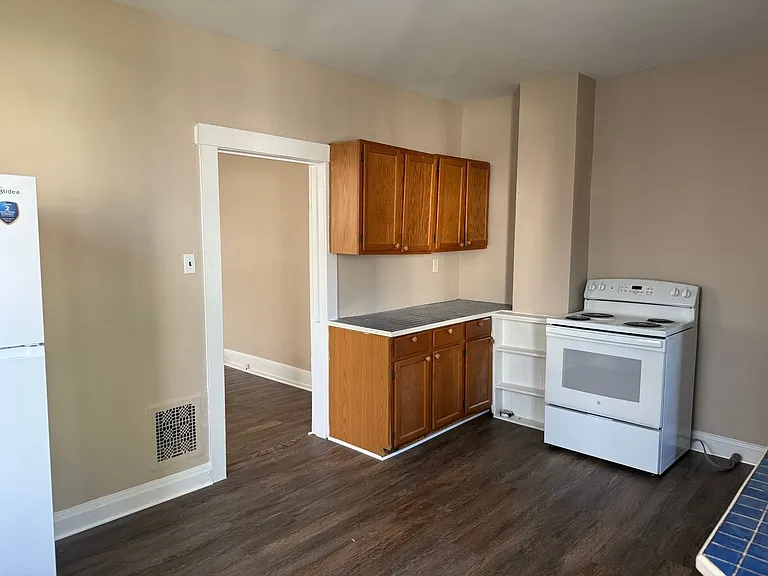 823 Pine Street — Photo 7