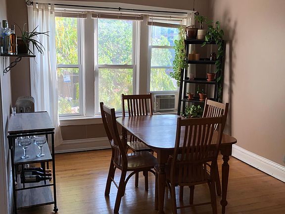 3rd image of 1528 W Winnemac Ave #8