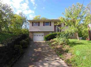 96 Simpson Dr, Huntington, WV 25705