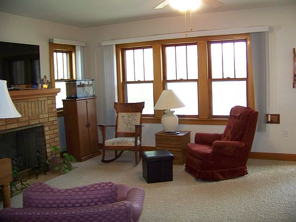 5th image of 508 W Broadway St