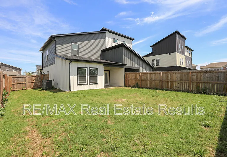 1401 Poigai Way #1 — Photo 32