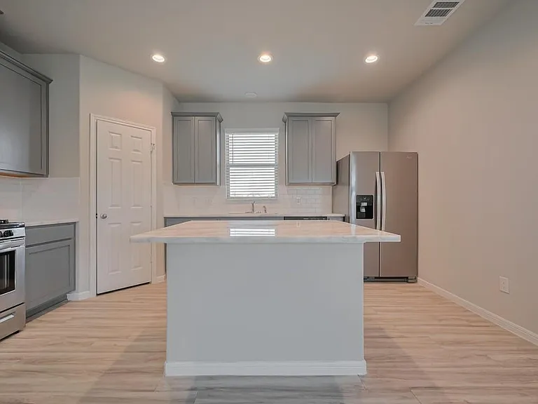 101 Eliana Shores Dr — Photo 15