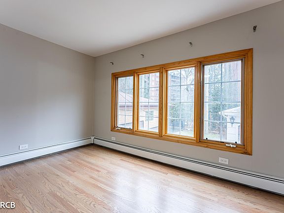 5th image of 8531 W Berwyn Ave Unit 1