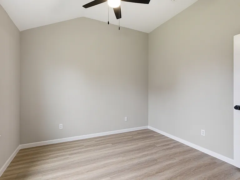 2051 Sunny Side Dr — Photo 30