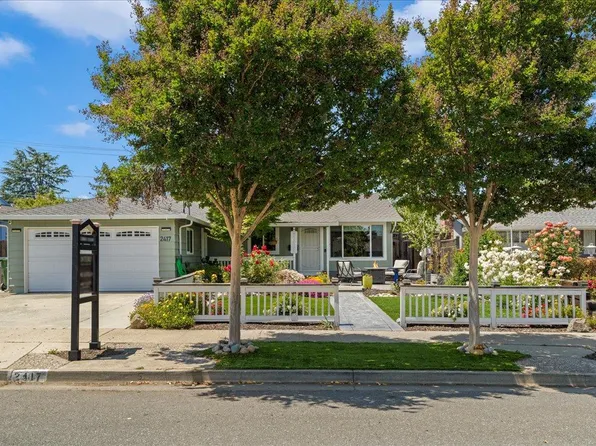 2417 Le Bain Dr, San Jose, CA 95130