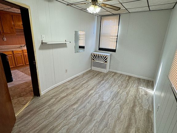 4th image of 381 Woodlawn Ave Floor 2