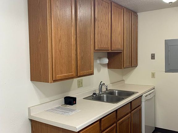 4th image of 1502 Dakota Dr N #23