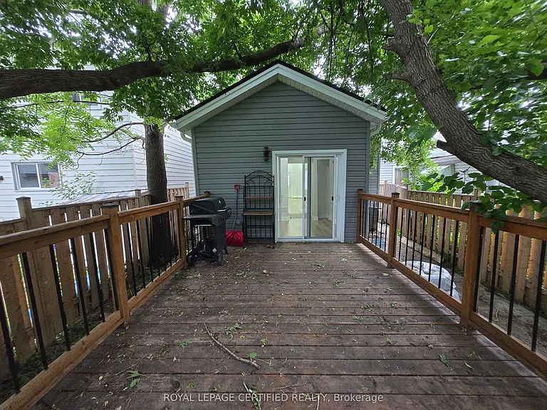 195 Picton St E — Photo 15