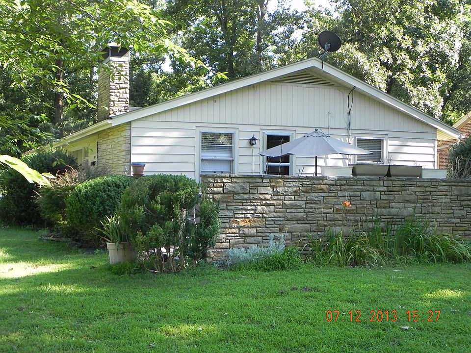 1st image of 100 Hickory Dr