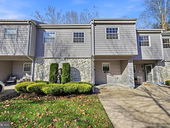 3rd image of 36 Harbor Dr