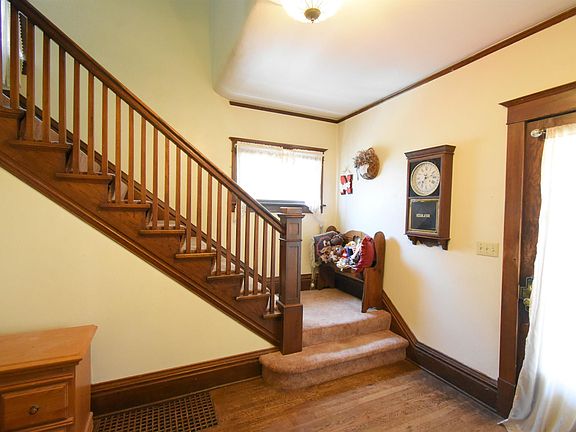 5th image of 914 17th St