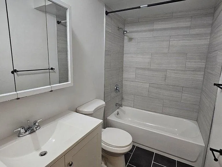 405 Cynthia Ct S — Photo 9