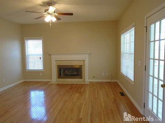 4th image of 2371 Salah Cir