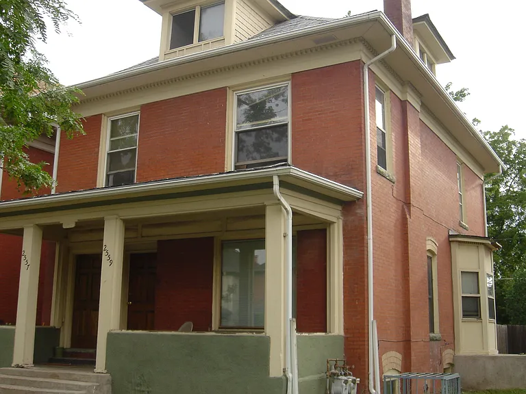 2557 N Marion St — Photo 1