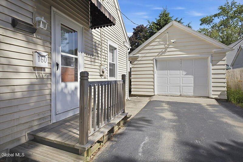 4th image of 160 Sanford Street