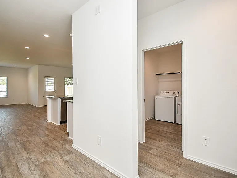 2720 Bryan Grove Ln — Photo 4