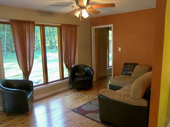 3rd image of 358 Glovers Lake Dr