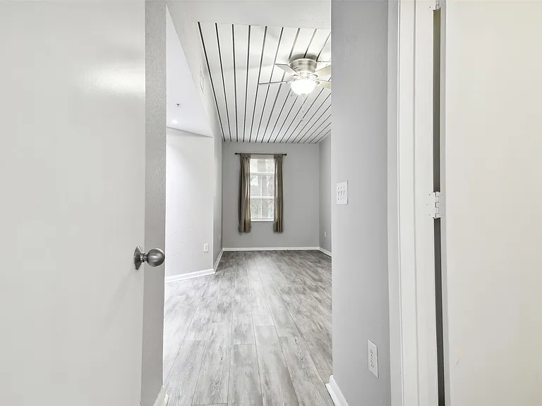2402 W Azeele St #418 — Photo 25