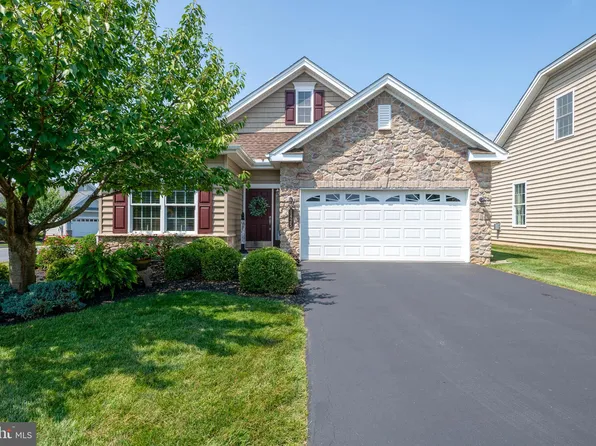 1425 Emerson Dr, Mount Joy, PA 17552