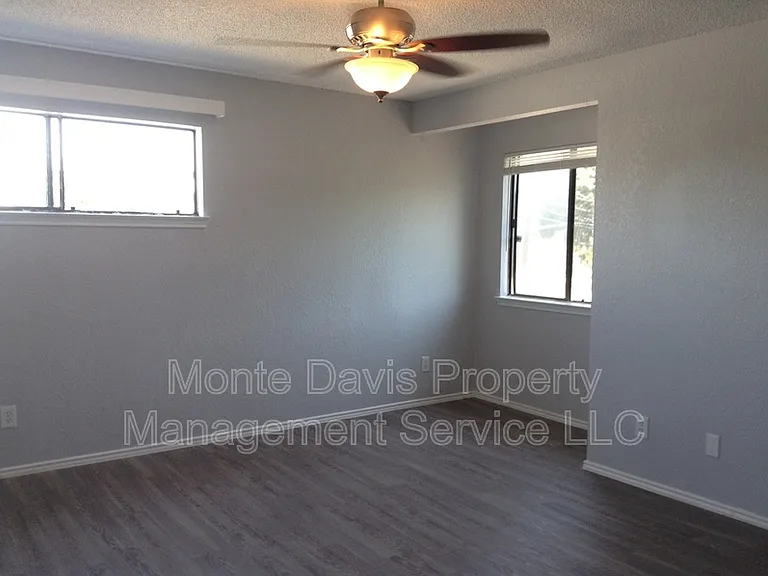2001 Kenneth Ave #A — Photo 10