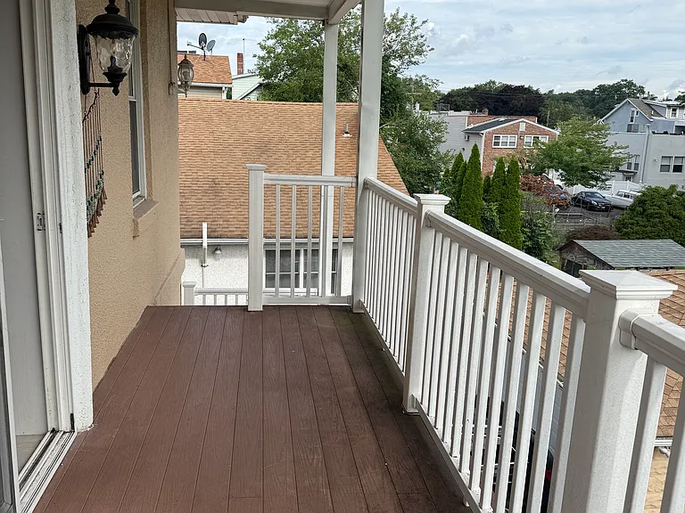 22 Essex St #2 — Photo 6