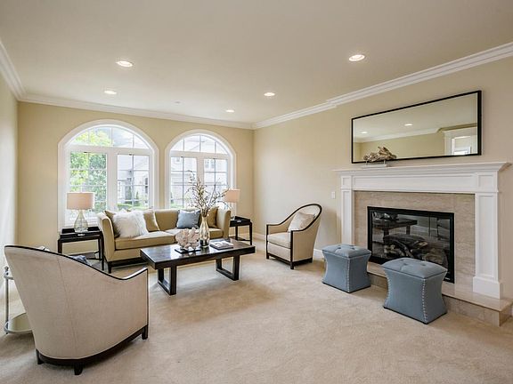 5th image of 110 Carnoustie Dr
