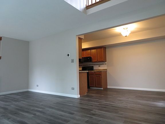 3rd image of 3S123 Timber Dr #0