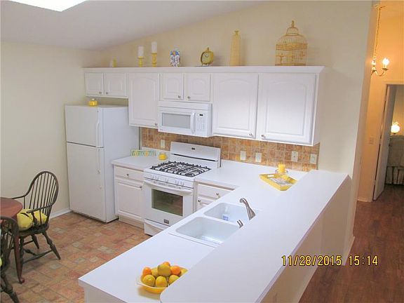 3rd image of 2836 Barboza Dr