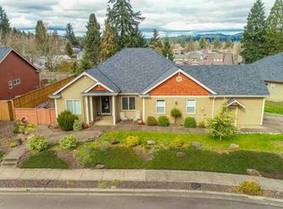 982 Pinetop St, Sweet Home, OR 97386