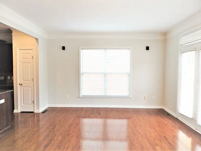 10829 Yorkwood St — Photo 22