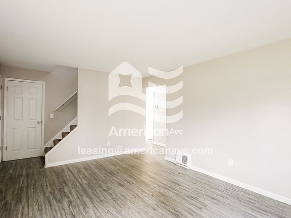 1159636_003_living_room_13935201.jpg
