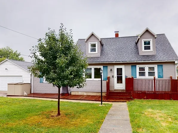 540 Elm St, Mt Zion, IL 62549